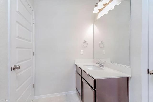341 W Spiny Lizard LN W, San Marcos, TX 78666