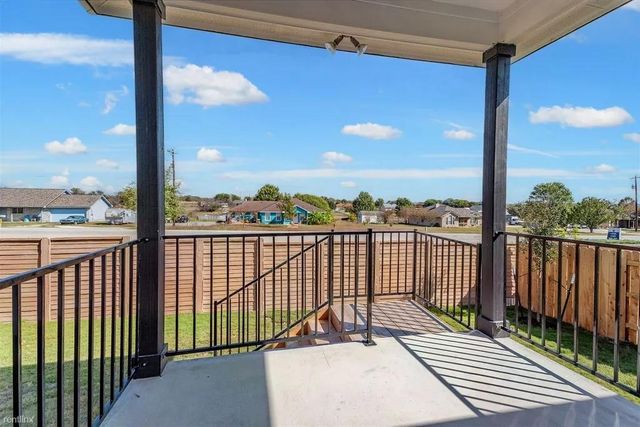 341 W Spiny Lizard LN W, San Marcos, TX 78666
