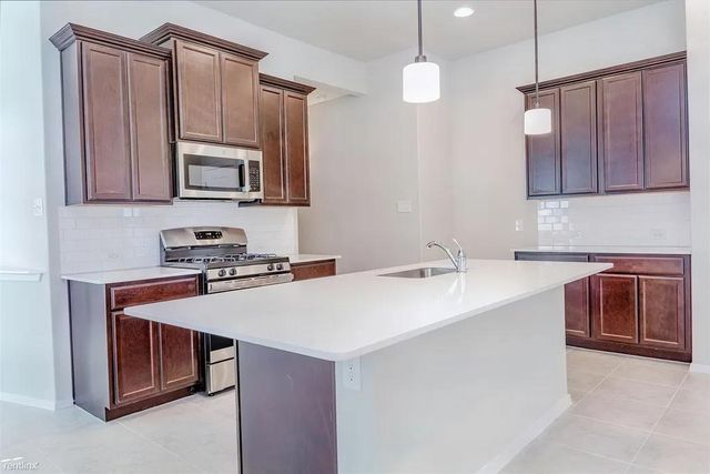 341 W Spiny Lizard LN W, San Marcos, TX 78666