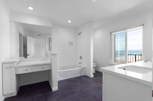 268 Avenida Montalvo 2, San Clemente, CA 92672