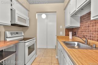 30052 W 12 Mile Road 68, Farmington Hills, MI 48334