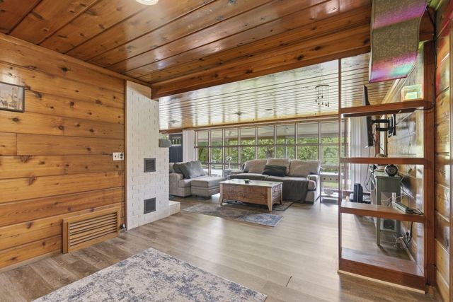 2415 E Valley Water Mill Road, Springfield, MO 65803