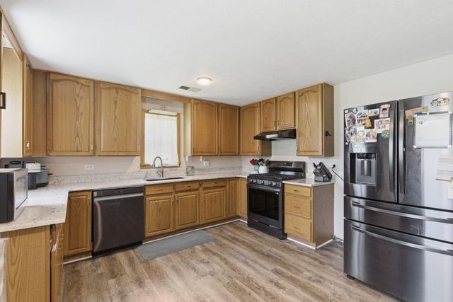 2415 E Valley Water Mill Road, Springfield, MO 65803