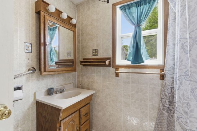 2415 E Valley Water Mill Road, Springfield, MO 65803