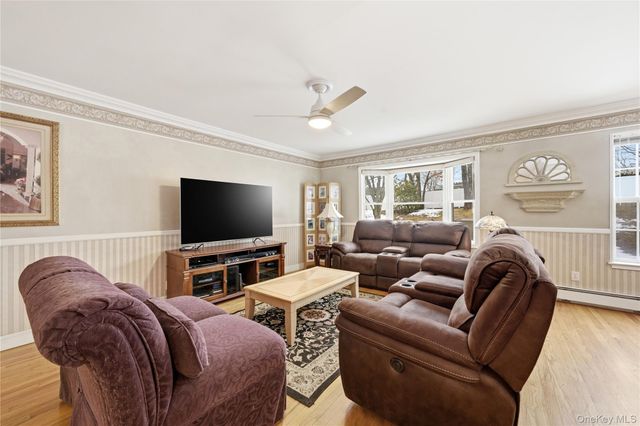 8 Lucy Court, Patchogue, NY 11772