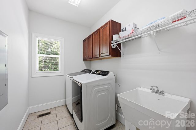 202 Indian Trail, Mooresville, NC 28117