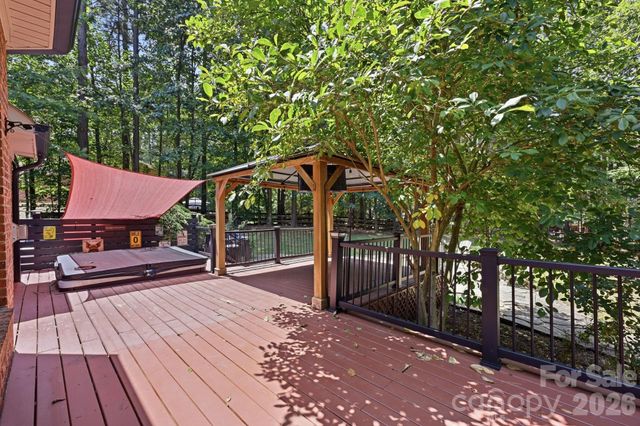 202 Indian Trail, Mooresville, NC 28117
