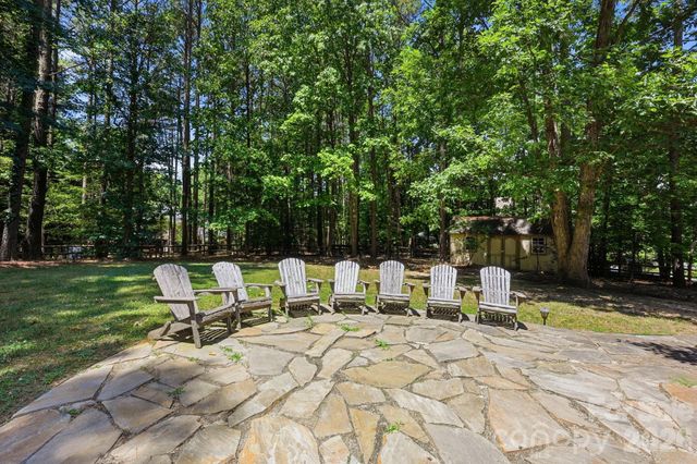 202 Indian Trail, Mooresville, NC 28117
