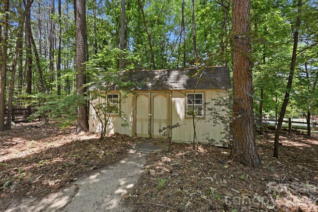 202 Indian Trail, Mooresville, NC 28117