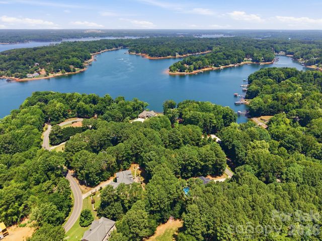 202 Indian Trail, Mooresville, NC 28117