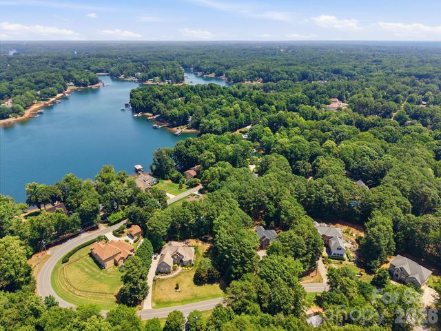202 Indian Trail, Mooresville, NC 28117