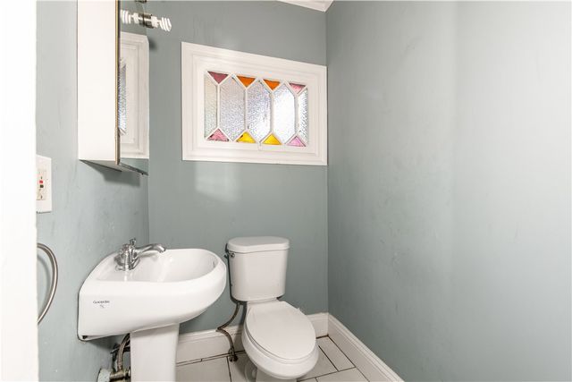 31 Grosvenor Avenue, Providence, RI 02908