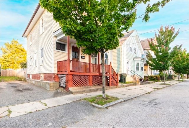 31 Grosvenor Avenue, Providence, RI 02908