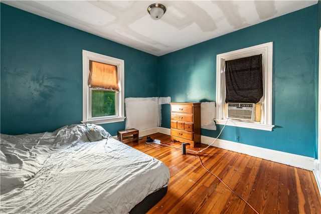 31 Grosvenor Avenue, Providence, RI 02908