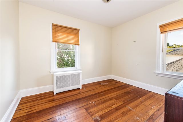 31 Grosvenor Avenue, Providence, RI 02908