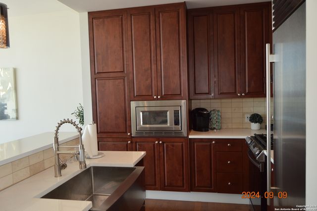 610 E Market St Unit 2803, San Antonio, TX 78205