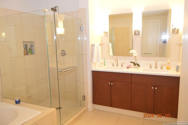 610 E Market St Unit 2803, San Antonio, TX 78205