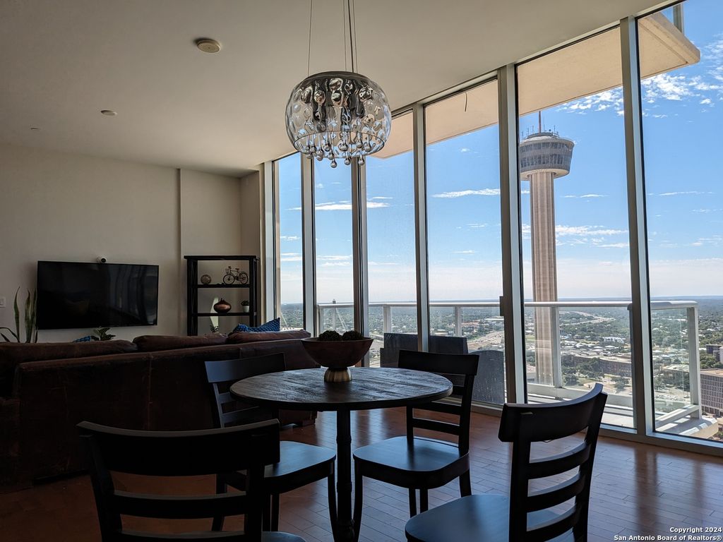 610 E Market St Unit 2803, San Antonio, TX 78205
