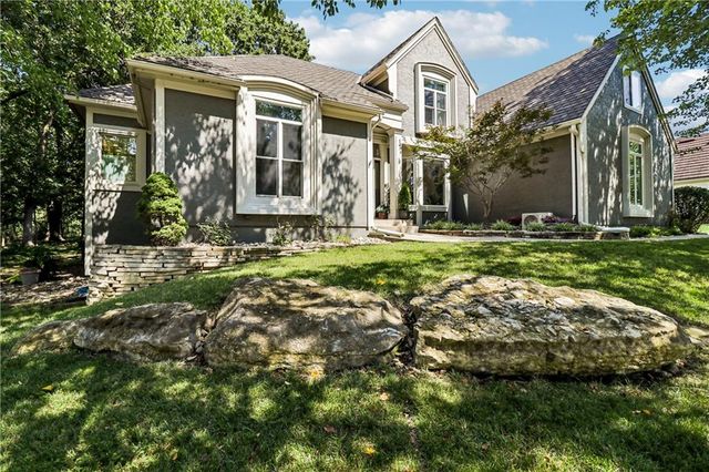 504 NE Rushbrook Drive, Lee's Summit, MO 64064