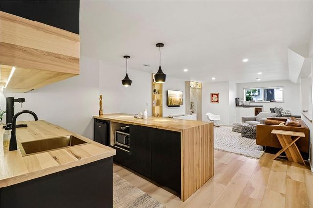 504 NE Rushbrook Drive, Lee's Summit, MO 64064