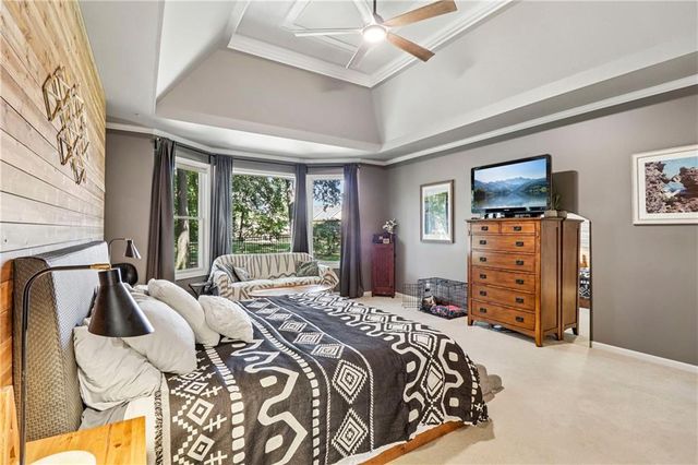 504 NE Rushbrook Drive, Lee's Summit, MO 64064