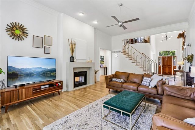 504 NE Rushbrook Drive, Lee's Summit, MO 64064