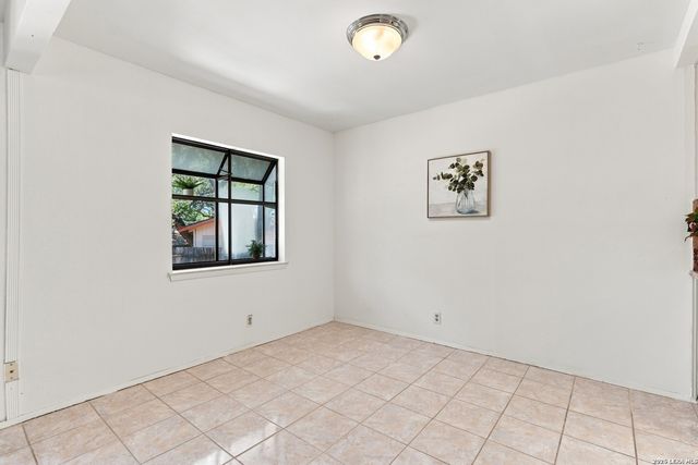 8434 TIMBER CREST ST, San Antonio, TX 78250