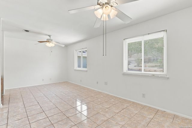 8434 TIMBER CREST ST, San Antonio, TX 78250
