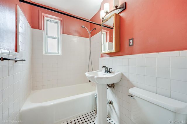 39-60 52nd Street 6B, Woodside, NY 11377