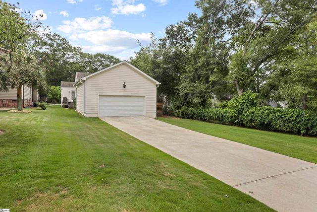 4 Waverly Court, Greenville, SC 29605