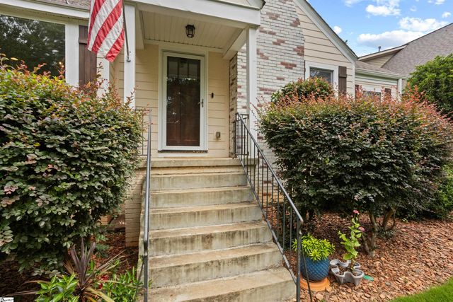 4 Waverly Court, Greenville, SC 29605
