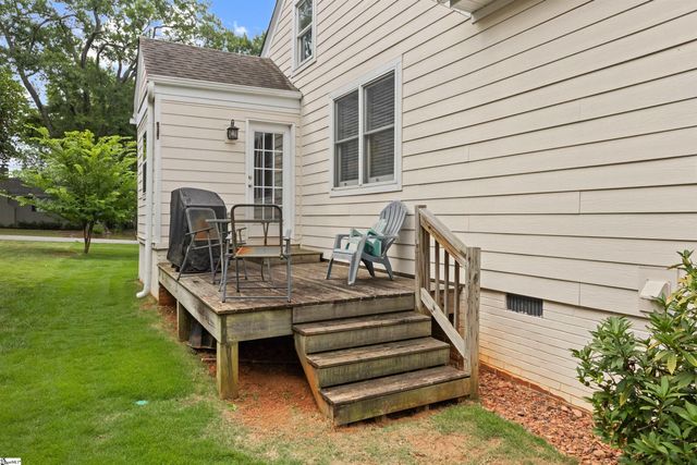 4 Waverly Court, Greenville, SC 29605
