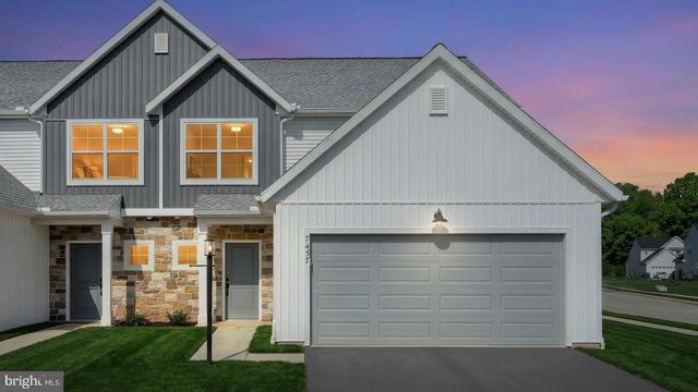 7457 SAINT PATRICK CT, Abbottstown, PA 17301