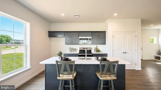 7457 SAINT PATRICK CT, Abbottstown, PA 17301