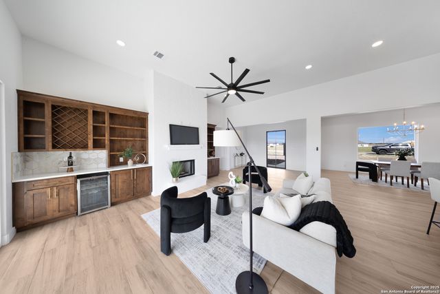 222 Double Creek Loop, Seguin, TX 78155