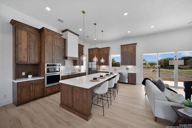 222 Double Creek Loop, Seguin, TX 78155