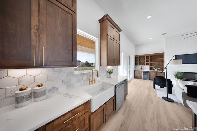 222 Double Creek Loop, Seguin, TX 78155