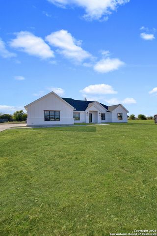 222 Double Creek Loop, Seguin, TX 78155