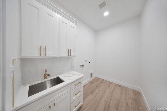 222 Double Creek Loop, Seguin, TX 78155