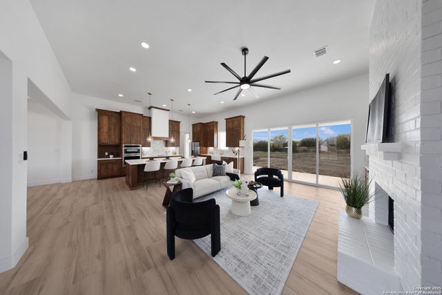 222 Double Creek Loop, Seguin, TX 78155