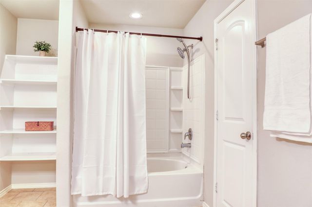 23610 Water Hickory Drive, Tomball, TX 77375