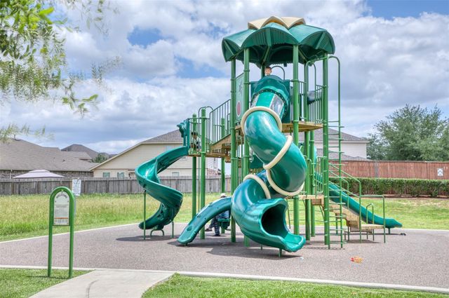 23610 Water Hickory Drive, Tomball, TX 77375
