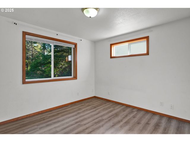 5603 FRIENDLY ACRES Rd, Florence, OR 97439