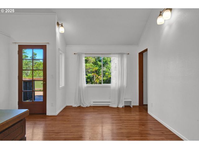 5603 FRIENDLY ACRES Rd, Florence, OR 97439