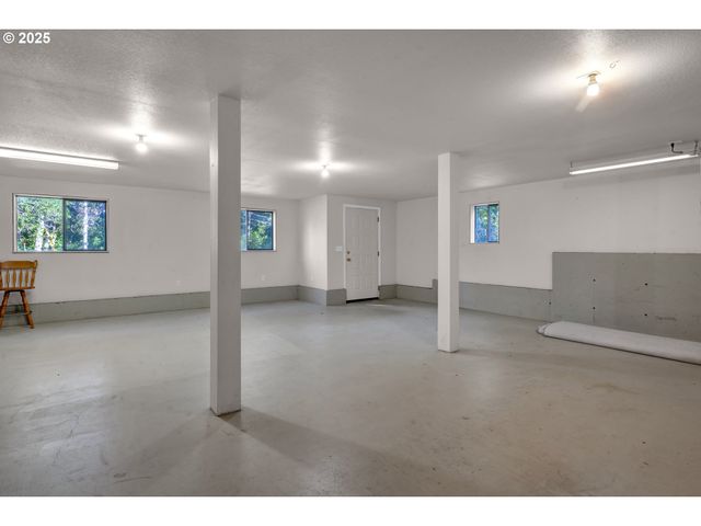 5603 FRIENDLY ACRES Rd, Florence, OR 97439