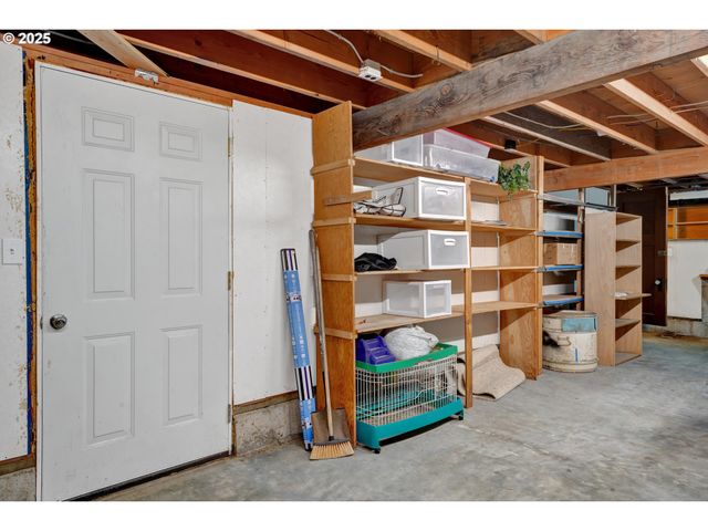 5603 FRIENDLY ACRES Rd, Florence, OR 97439