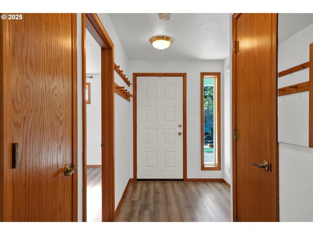 5603 FRIENDLY ACRES Rd, Florence, OR 97439