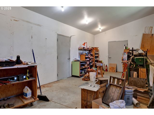 5603 FRIENDLY ACRES Rd, Florence, OR 97439