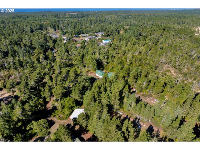 5603 FRIENDLY ACRES Rd, Florence, OR 97439
