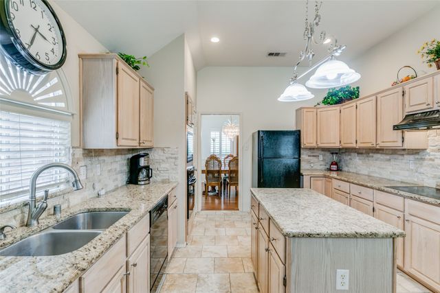 8402 Hartford Drive, Rowlett, TX 75089